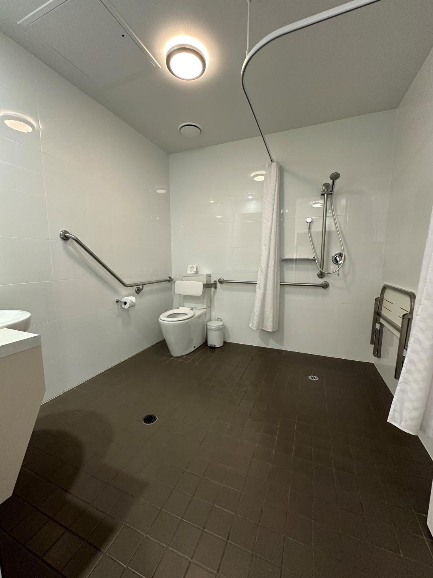 Quest King William South Aparthotel Adelaide Exterior photo